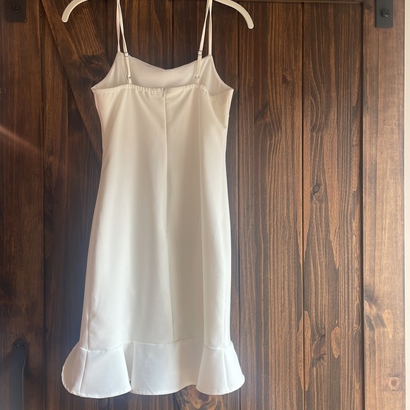 White fitted dress - Picture 2 of 3